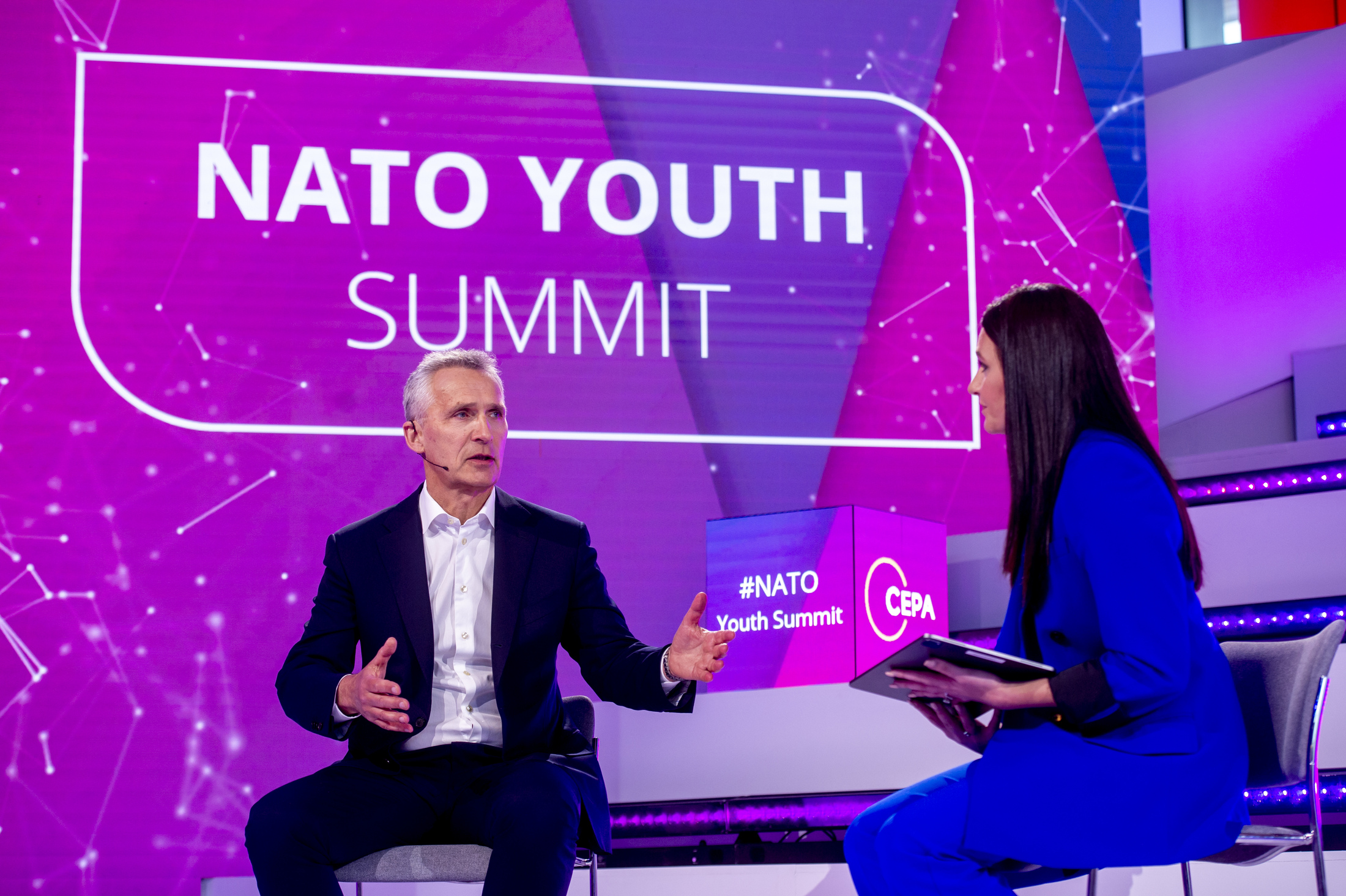 La Nato guarda al futuro con i giovani. Al via il Nato Youth Summit 2022