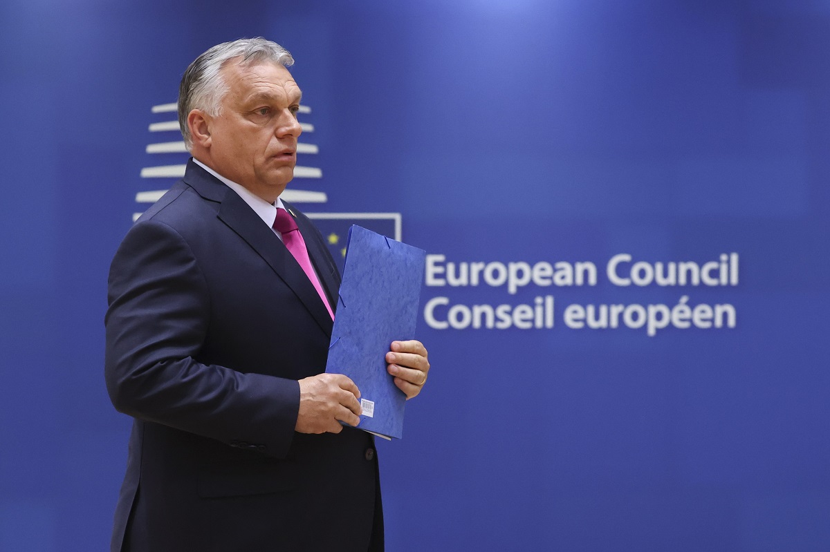 Il grande gelo su Orbán che giova a Bruxelles e alla Nato. Scrive D’Anna