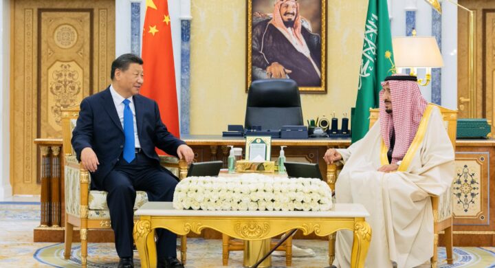 Xi torna dal Golfo con un successo, ma non clamoroso