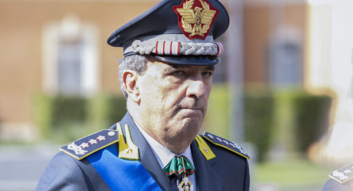 Chi è Andrea De Gennaro, Nuovo Comandante Generale Della Guardia Di ...