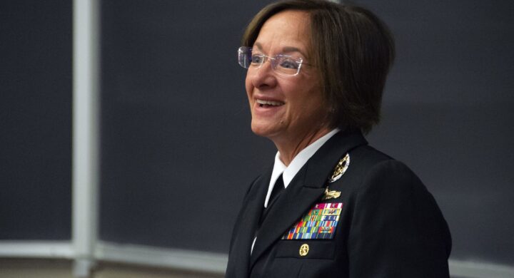 Una donna a guida delle operazioni navali Usa? Chi è Lisa Franchetti