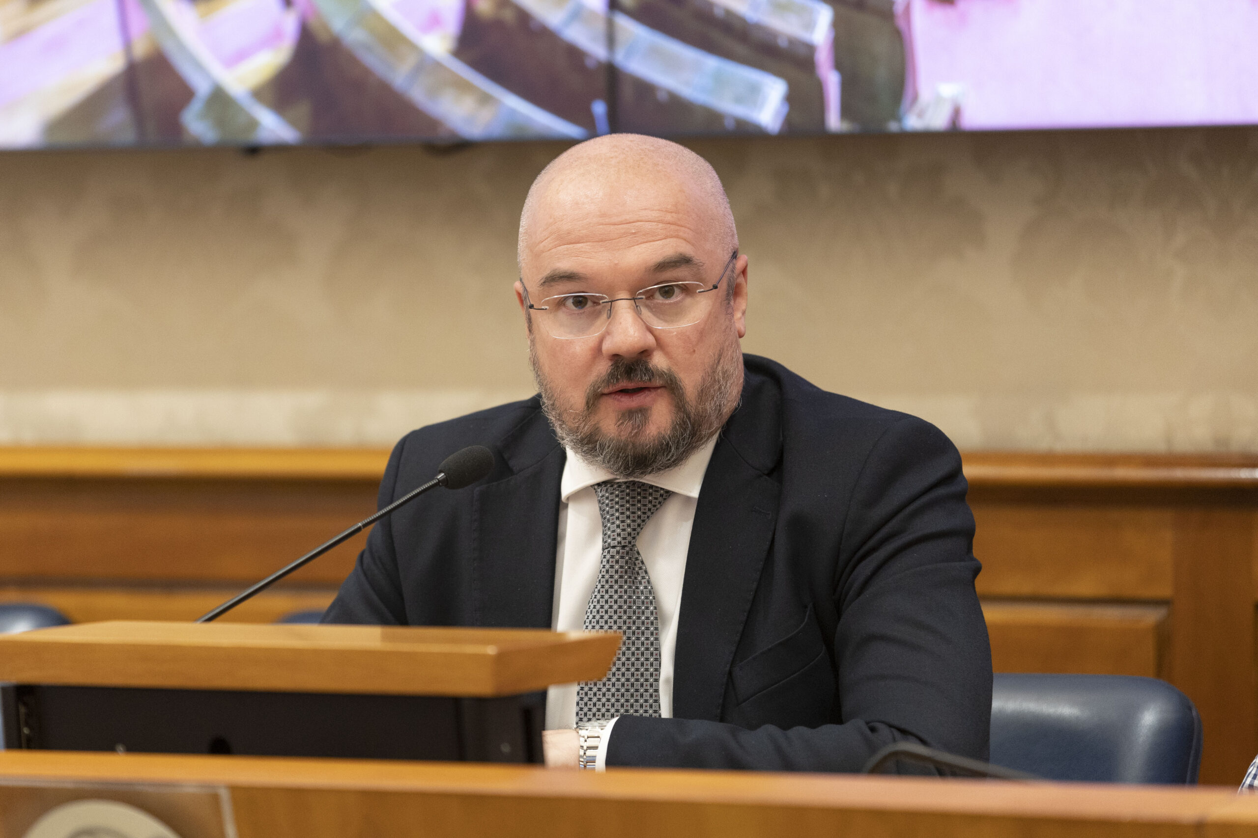 L’aumento delle spese militari finanzi una difesa europea sovranazionale. Parla Borghi