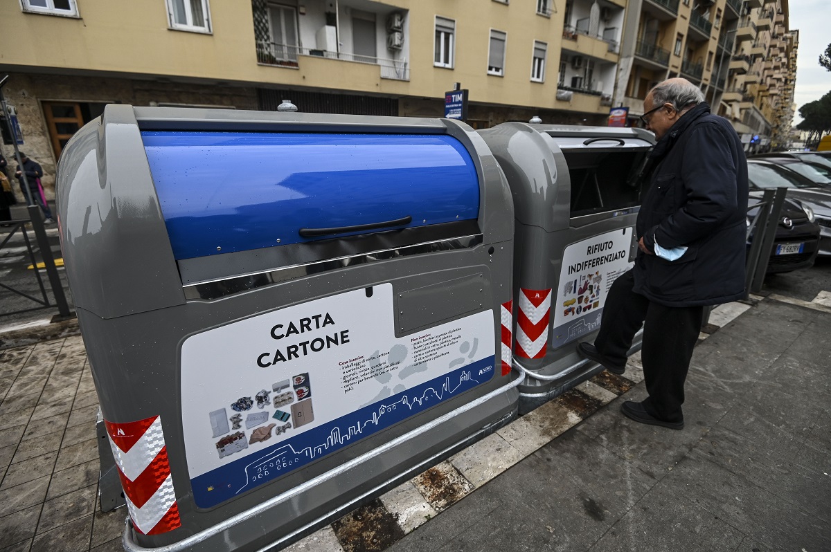 Calano i consumi di carta e cartone, ma aumenta la raccolta differenziata.  Il Rapporto Comieco 