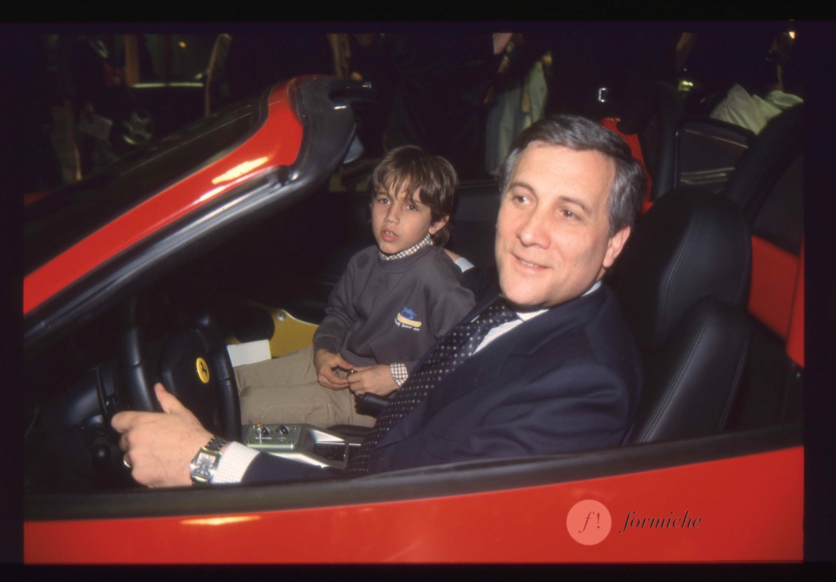 Antonio Tajani e il figlio (serata Ferrari, Roma, 19/04/2002)