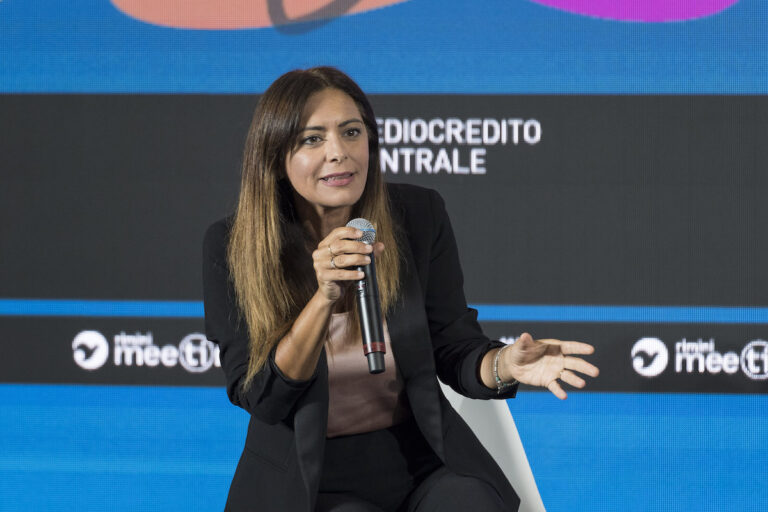 Cosa sarà Spazio Pubblico, il movimento fondato da Pina Picierno