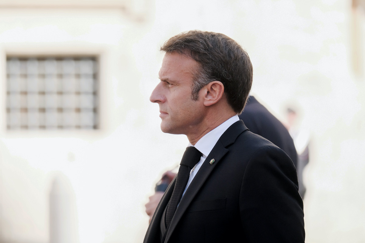 La guerra di Macron e l’irresolutezza dell’Occidente. Il commento di Cangini