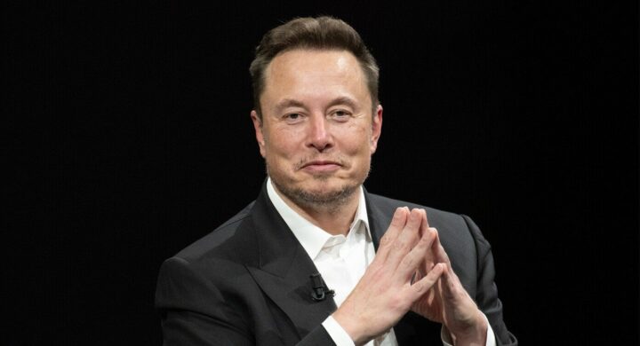 Grok, “il genio della lampada” di Musk sfida ChatGPT a colpi di sarcasmo