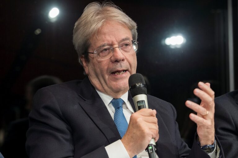 Il “Patto” Gentiloni. L’idea di Bettini per blindare il campo largo