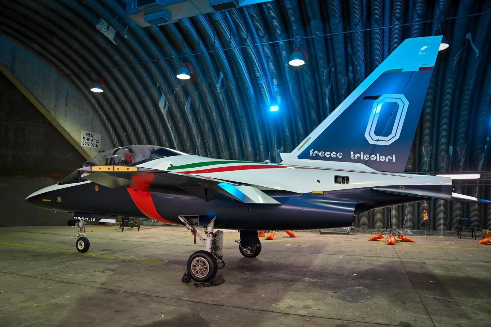 L’M 346 di Leonardo sarà il nuovo aereo delle Frecce tricolori