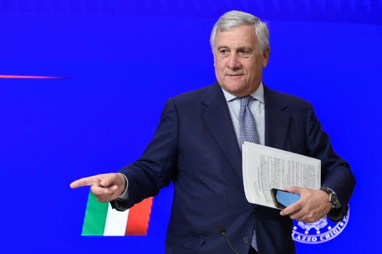 Commercio estero alle Regioni? Il giusto no di Tajani. L’opinione di Mayer