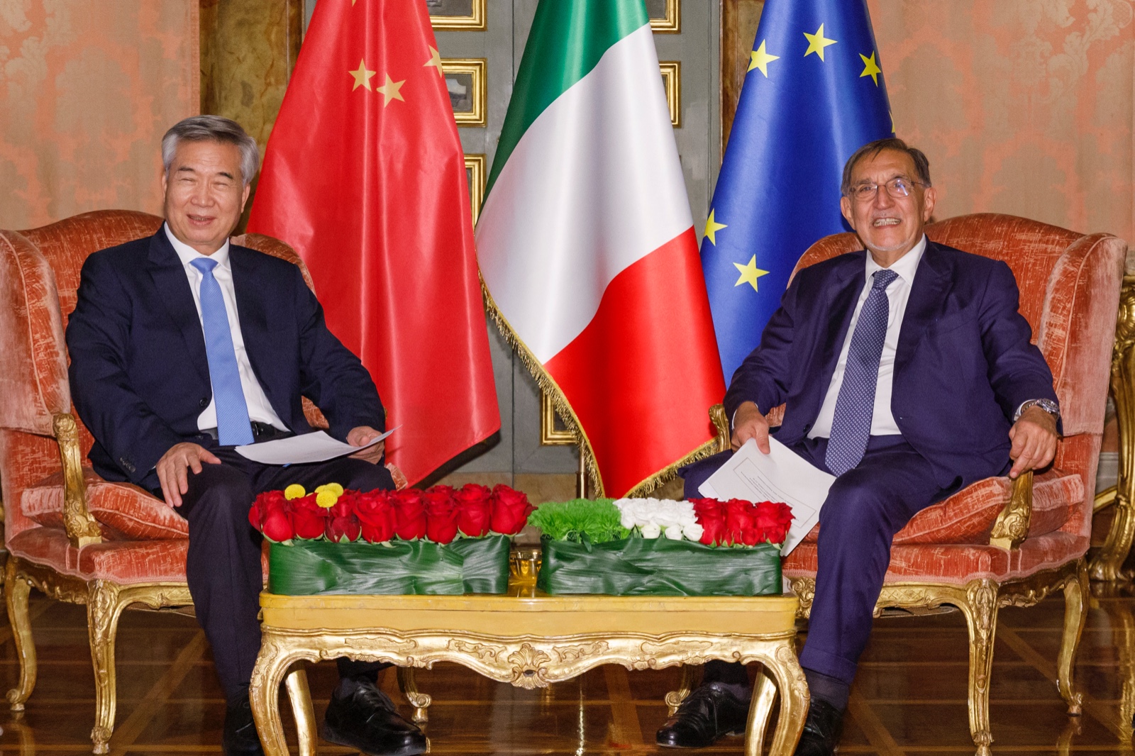 Lezioni su anticorruzione ed elogi al Partito. La visita di Li a Roma (secondo Pechino)