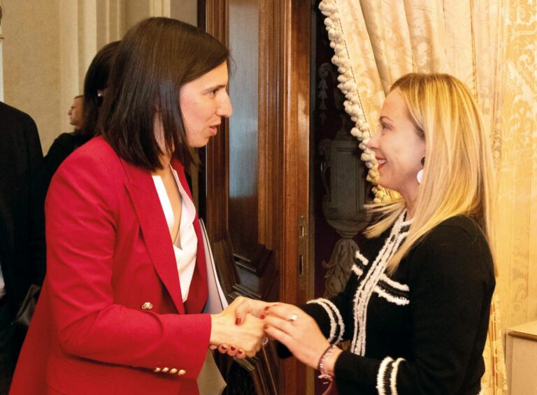 Oltre lo scontro. L’Italia e quel bisogno di unione che può salvarla secondo Bonanni Oltre lo scontro. L’Italia e quel bisogno di unione che può salvarla secondo Bonanni