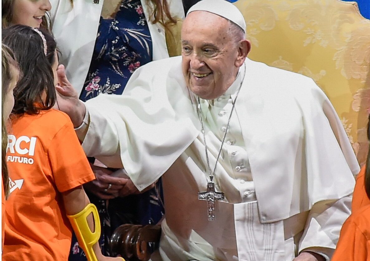 L’Angelus e l’attenzione di Piazza San Pietro per il papa venuto dalla fine del mondo