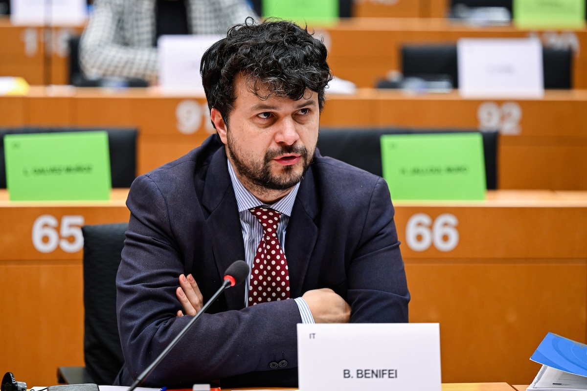 L’asse Italia Usa può affermare la centralità europea sull’AI. Parla Benifei