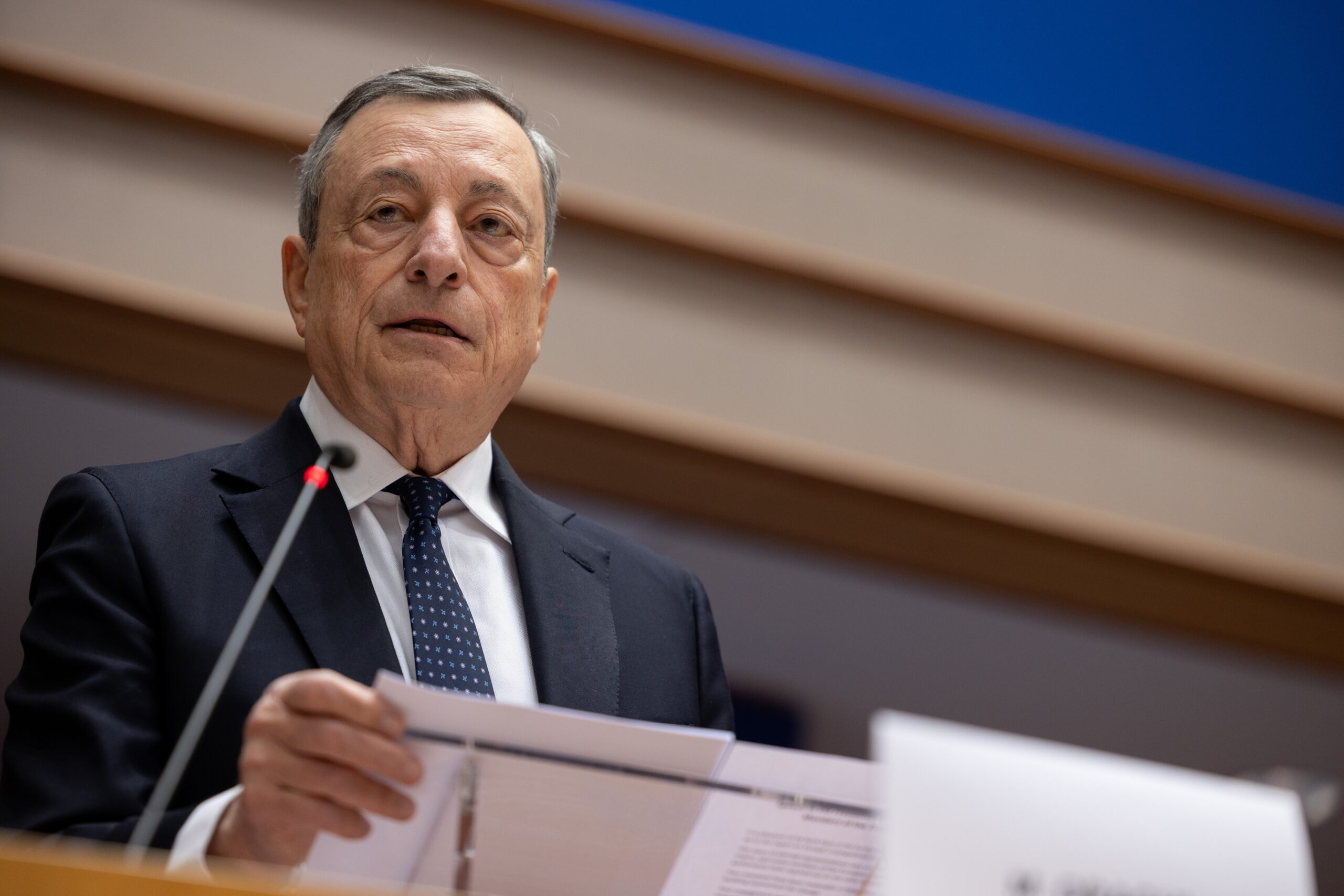 Niente Difesa comune senza eurobond. Draghi avvisa l’Europa