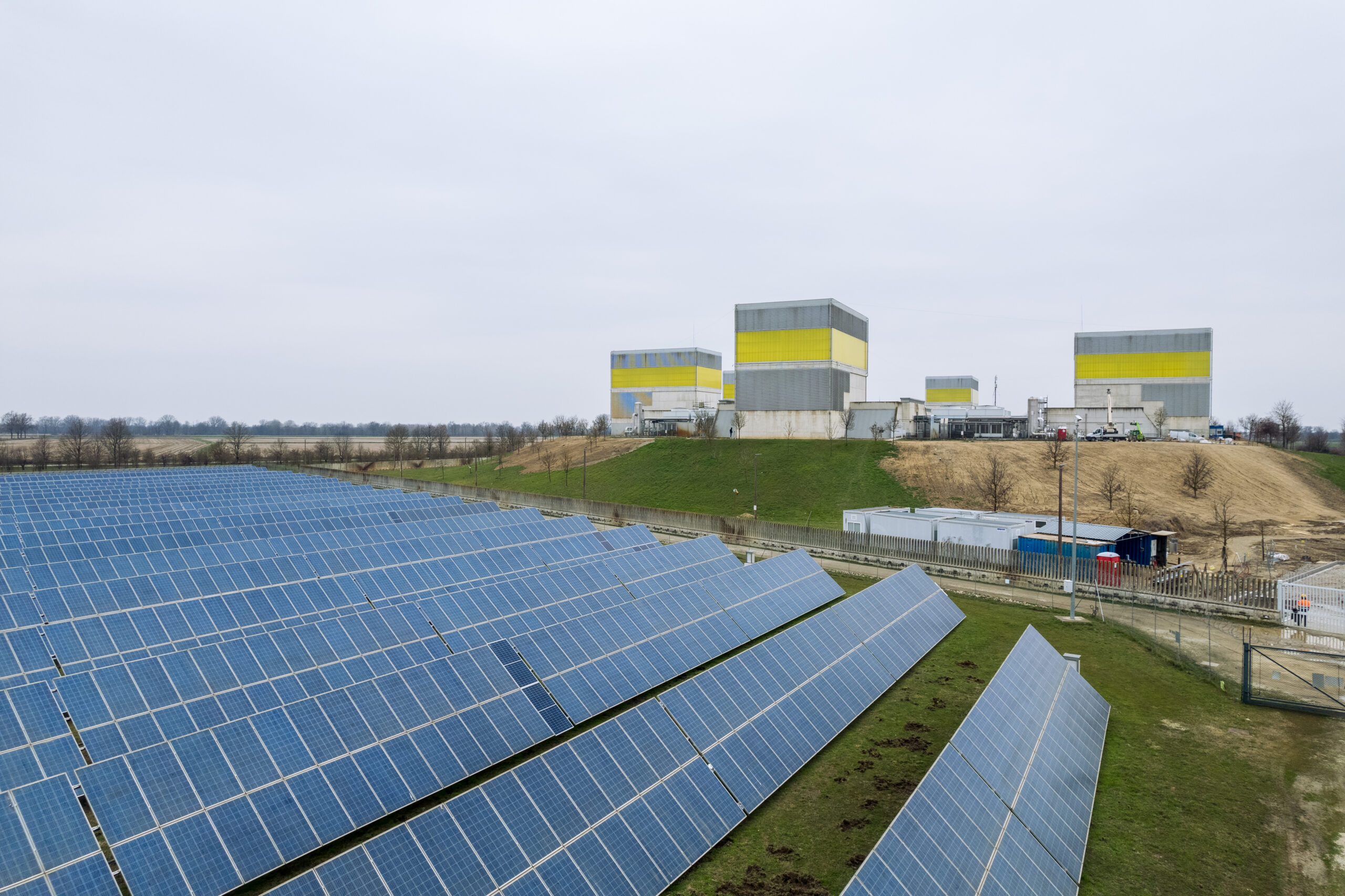 Il mondo cambia ed Eni con esso. Il report di sostenibilità 2024 Il mondo cambia ed Eni con esso. Il report di sostenibilità 2024