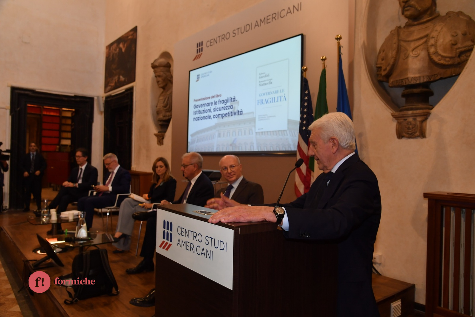 Dove va la sicurezza nazionale? Sindromi, fragilità e forze nel dibattito con Garofoli e Mattarella Dove va la sicurezza nazionale? Sindromi, fragilità e forze nel dibattito con Garofoli e Mattarella