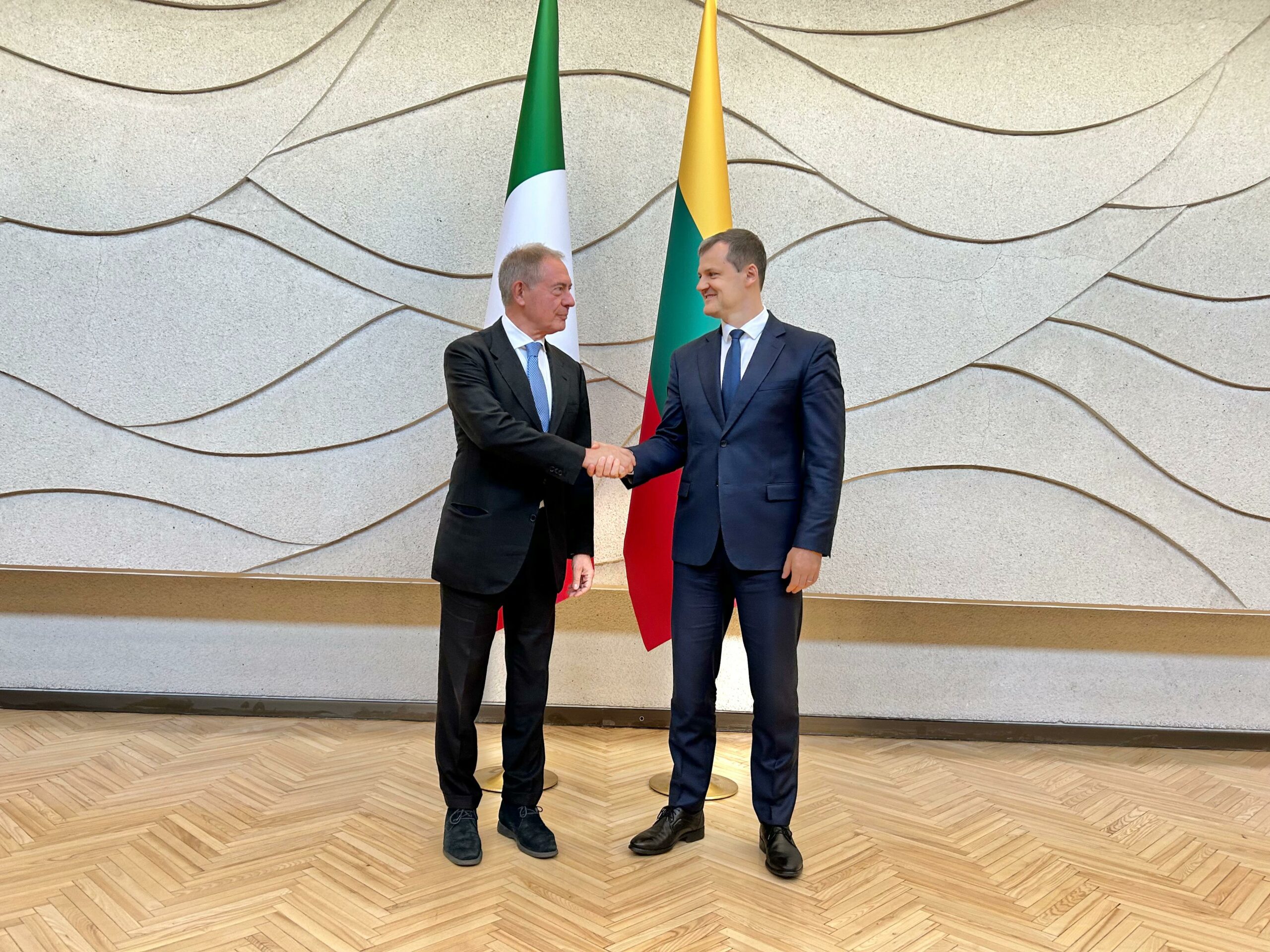 Intese spaziali tra Italia e Lituania. Così Roma punta alle stelle Intese spaziali tra Italia e Lituania. Così Roma punta alle stelle