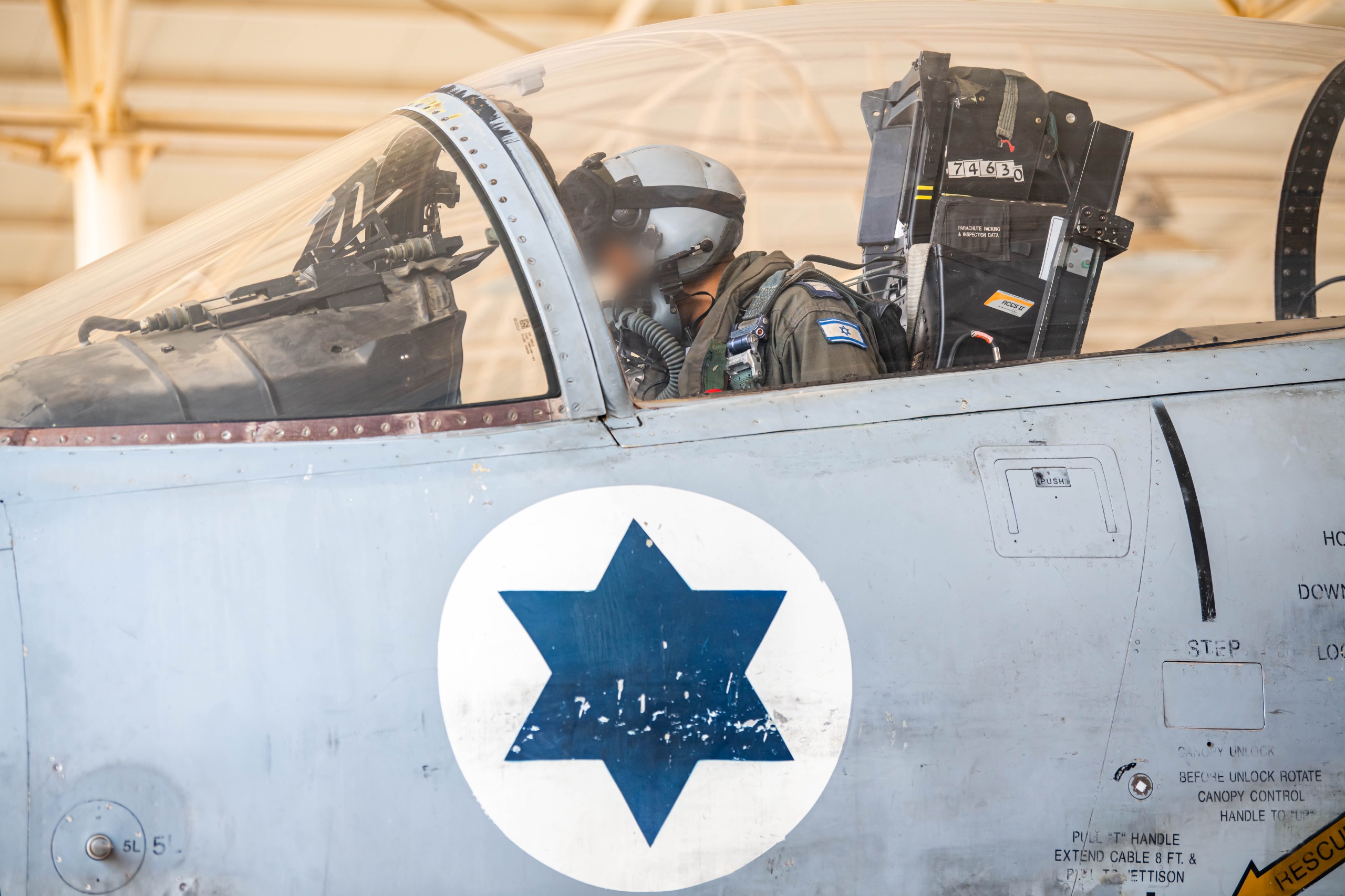 Messaggio in farsi. Israele Invita gli iraniani a contattare il Mossad Messaggio in farsi. Israele Invita gli iraniani a contattare il Mossad