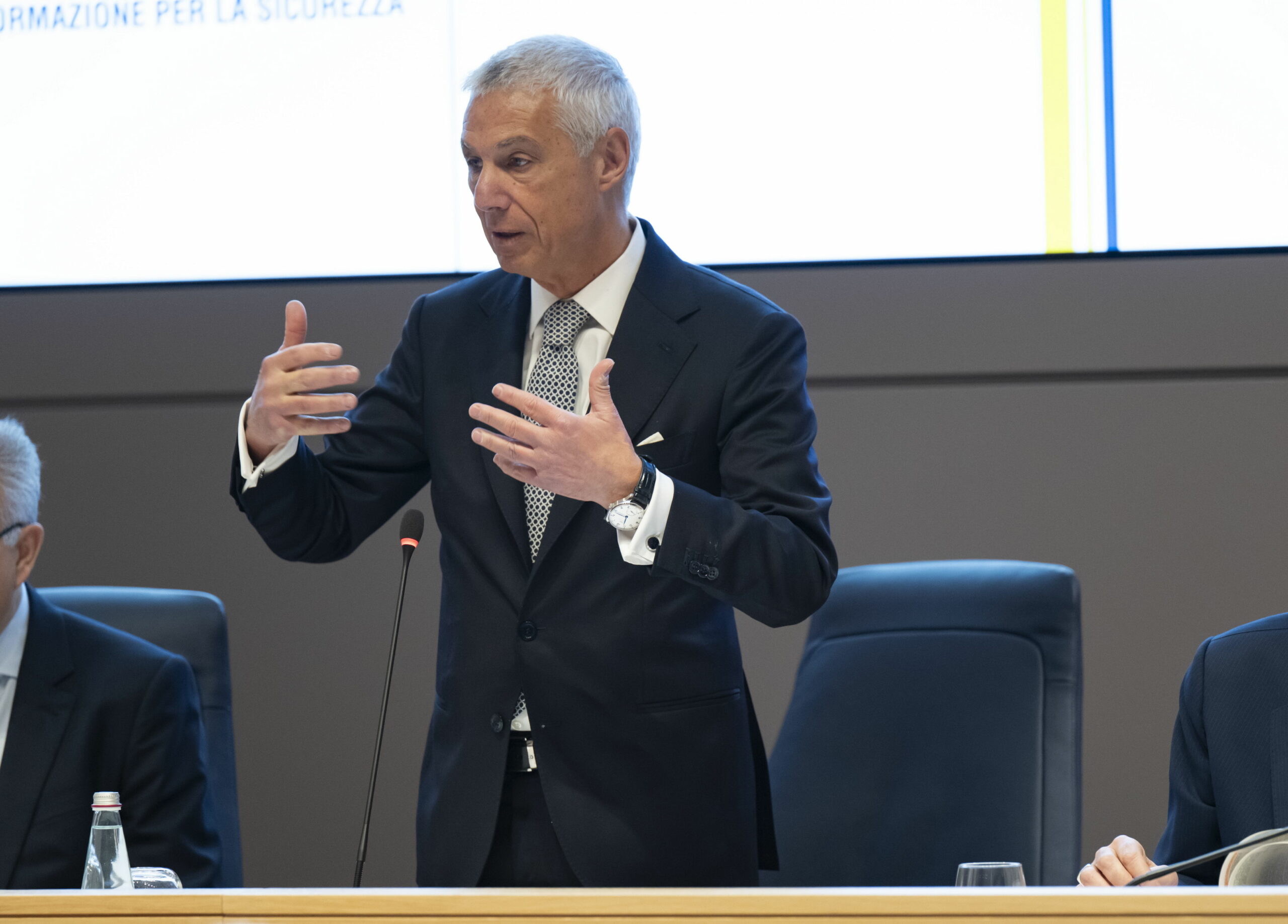 così l intelligence lavora per pace e democrazia le parole di rizzi dis