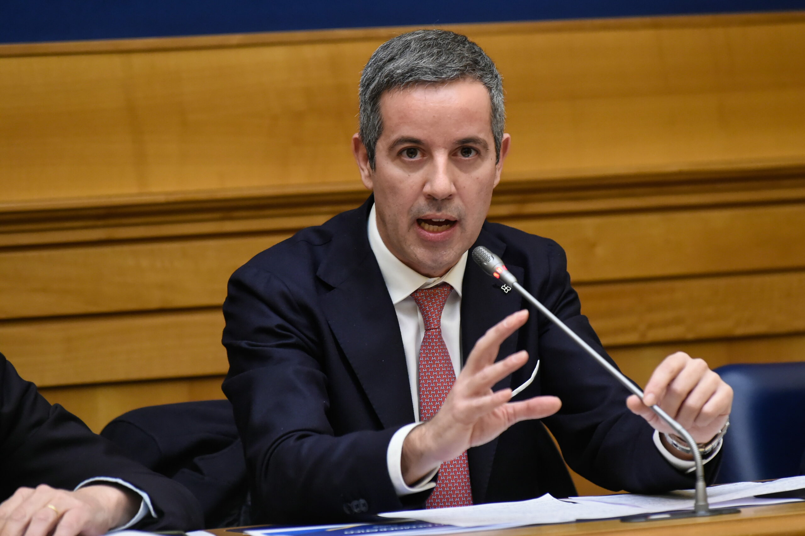 uno scudo democratico contro la propaganda russa la ricetta di lombardo azione
