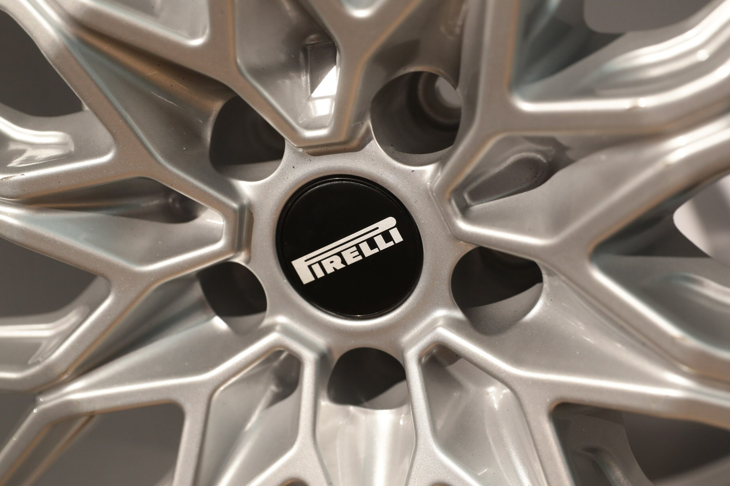 pirelli tra usa e cina il governo italiano si muove sul golden power