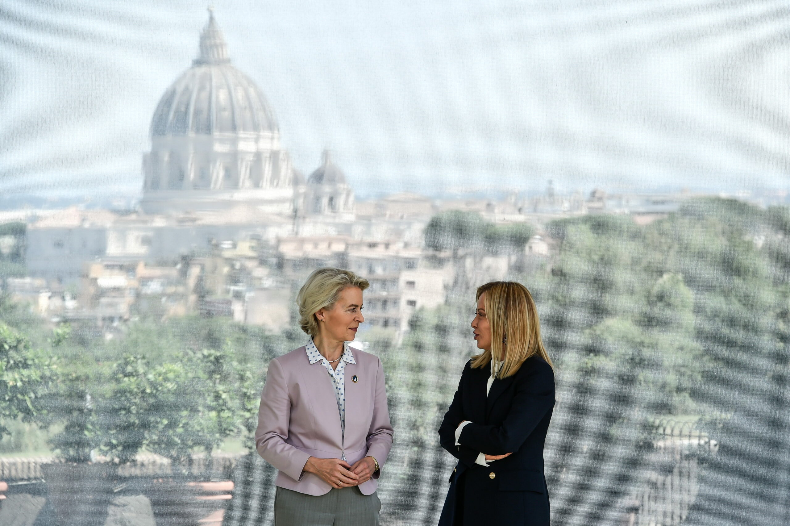 dialogo e progetti concreti le parole di meloni al vertice sul piano mattei