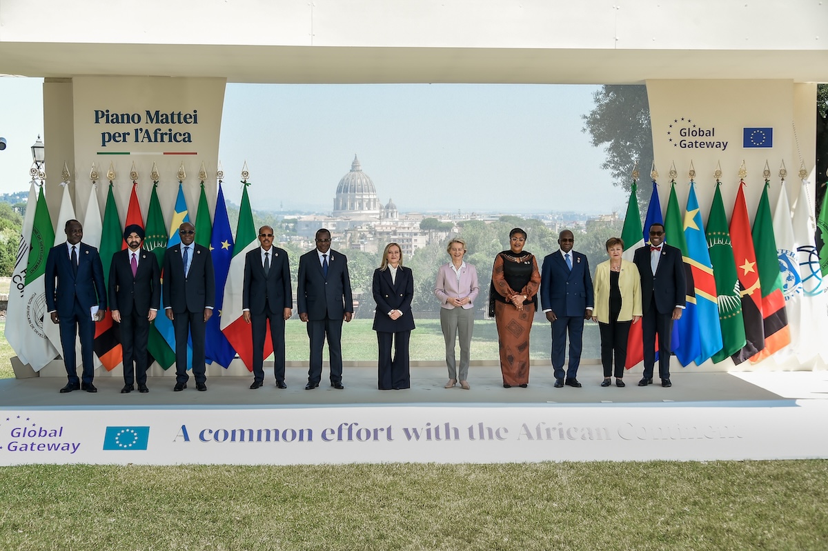 Infrastrutture, materie prime e ferrovie. Tutti gli accordi firmati tra Italia e Ue a Villa Panphili Infrastrutture, materie prime e ferrovie. Tutti gli accordi firmati tra Italia e Ue a Villa Panphili