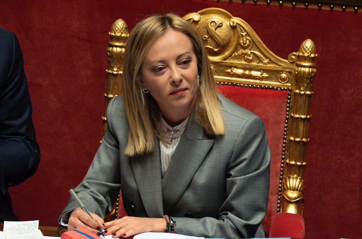 mentre meloni alza il livello l8217opposizione cambia canale il commento di polillo