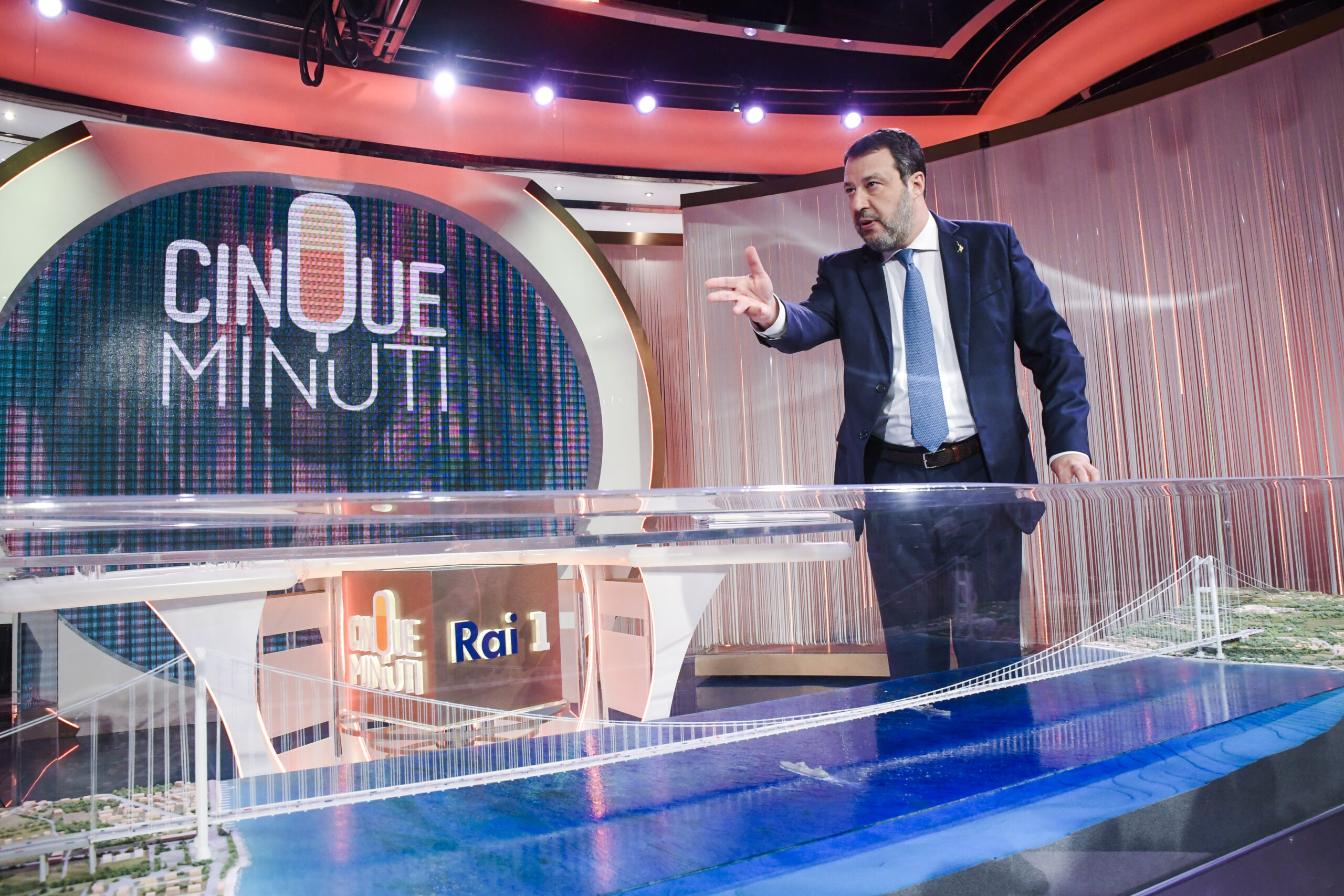 Ponti e geopolitica. La missione di Salvini in Giappone e Cina