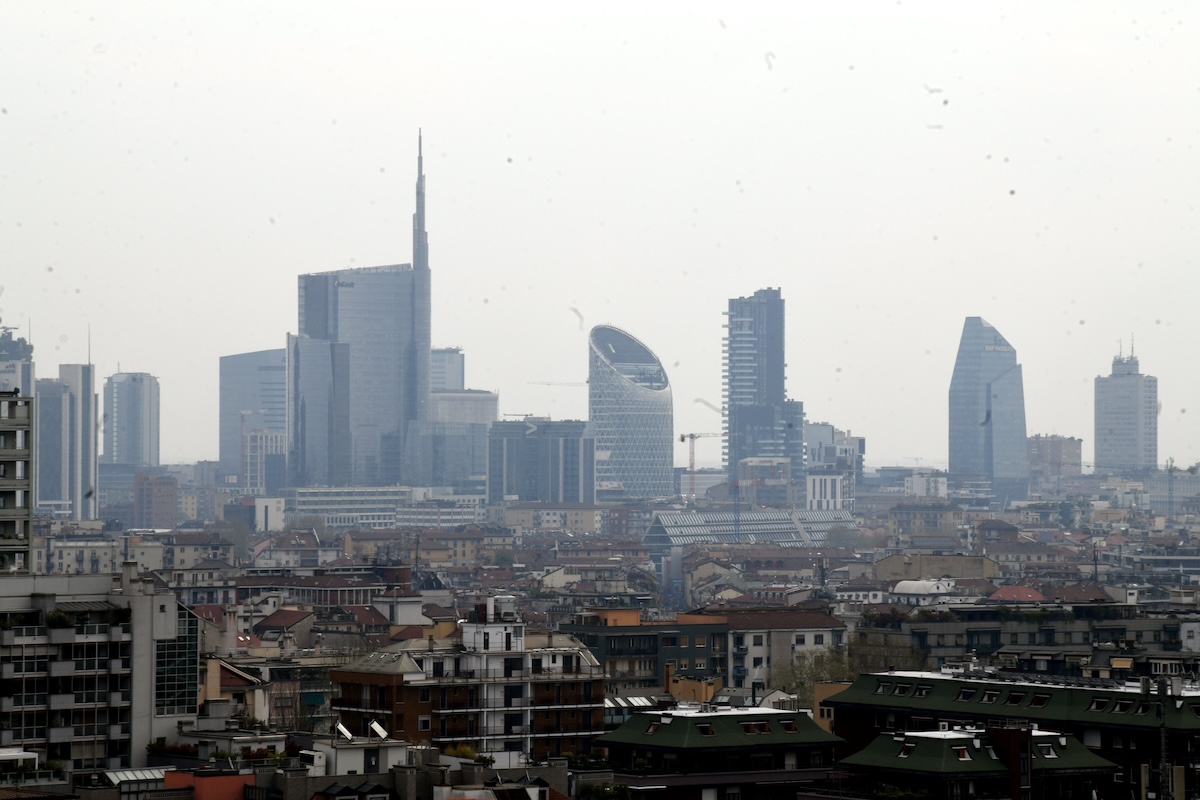 Governare il cambiamento o esserne travolti. Lezioni da Milano per una sinistra moderna Governare il cambiamento o esserne travolti. Lezioni da Milano per una sinistra moderna