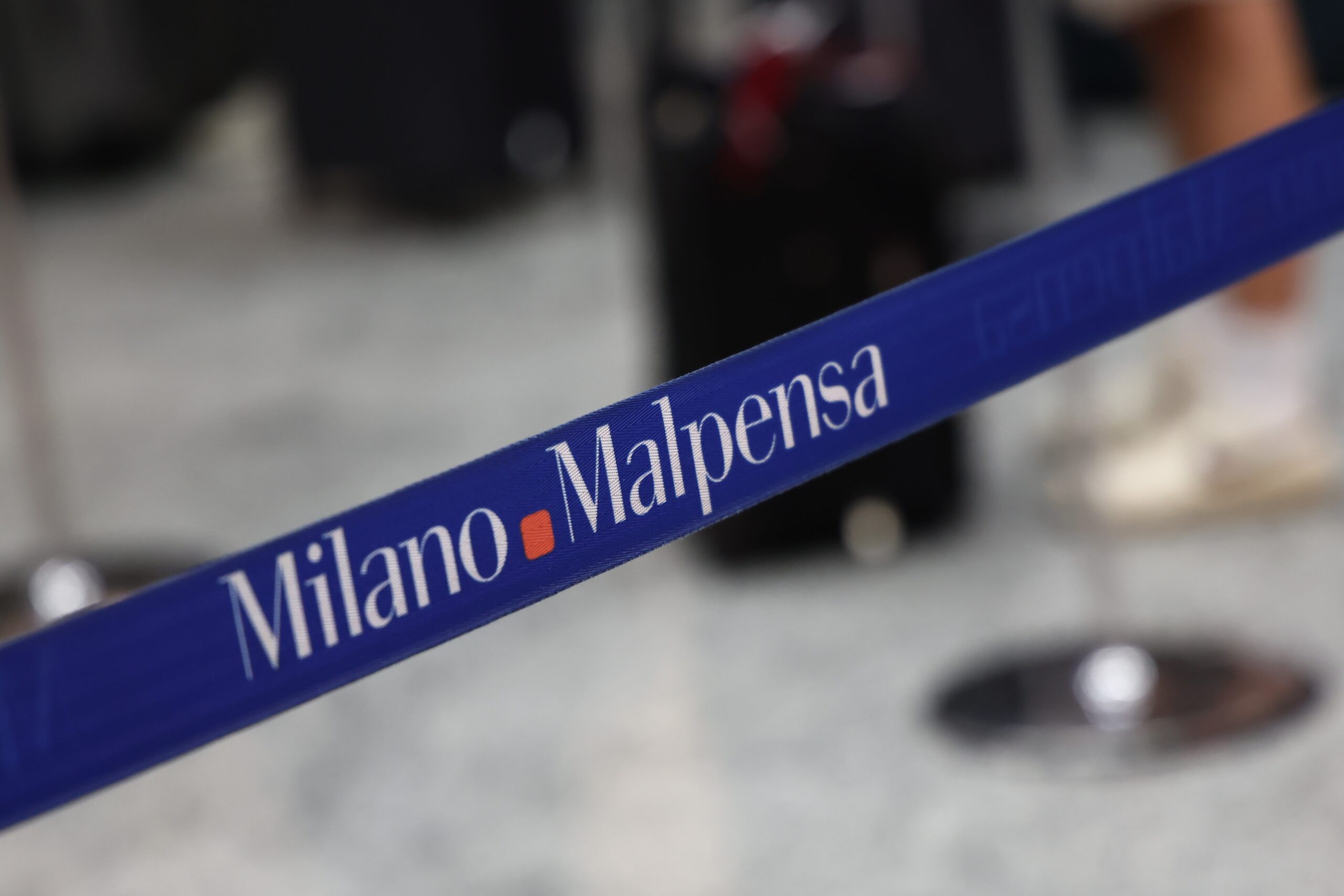 Cosa sappiamo del presunto hacker cinese arrestato a Malpensa Cosa sappiamo del presunto hacker cinese arrestato a Malpensa