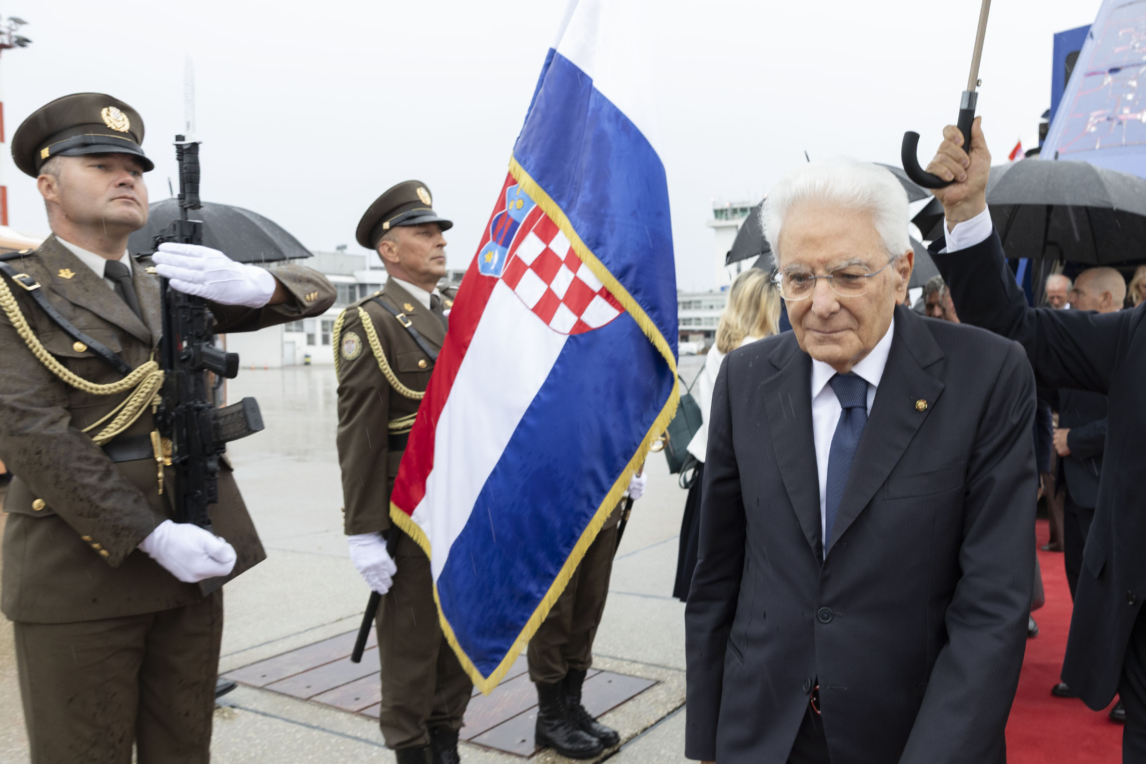 Il ruolo italiano per i Balcani tra Difesa e allargamento Ue. Mattarella in Croazia Il ruolo italiano per i Balcani tra Difesa e allargamento Ue. Mattarella in Croazia