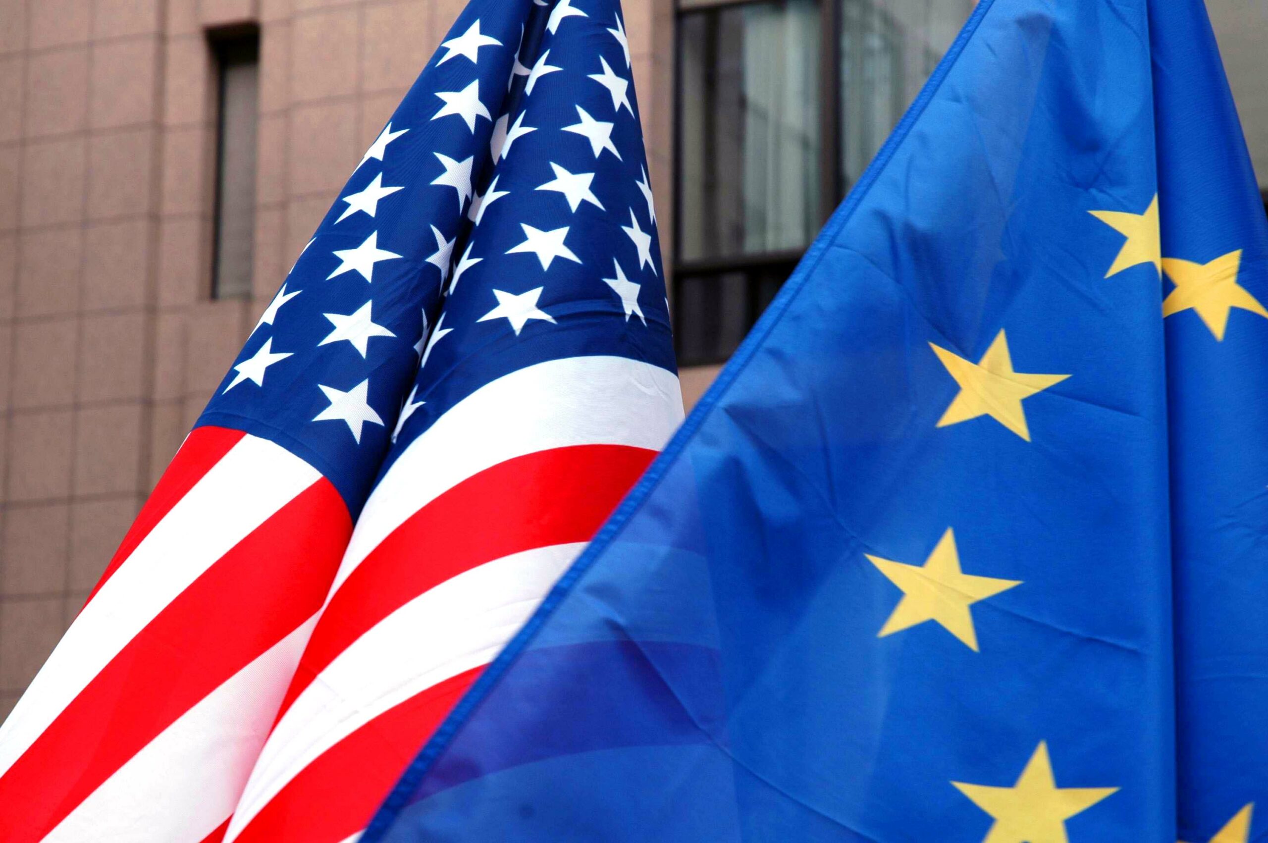 Farmaceutica. Dazi si, dazi no. Intanto Sefcovic vola a Washington Farmaceutica. Dazi si, dazi no. Intanto Sefcovic vola a Washington