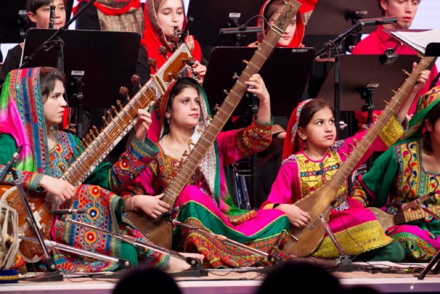 Zohra, la musica che sfida il silenzio dei Talebani. Il racconto di Bettanini Zohra, la musica che sfida il silenzio dei Talebani. Il racconto di Bettanini