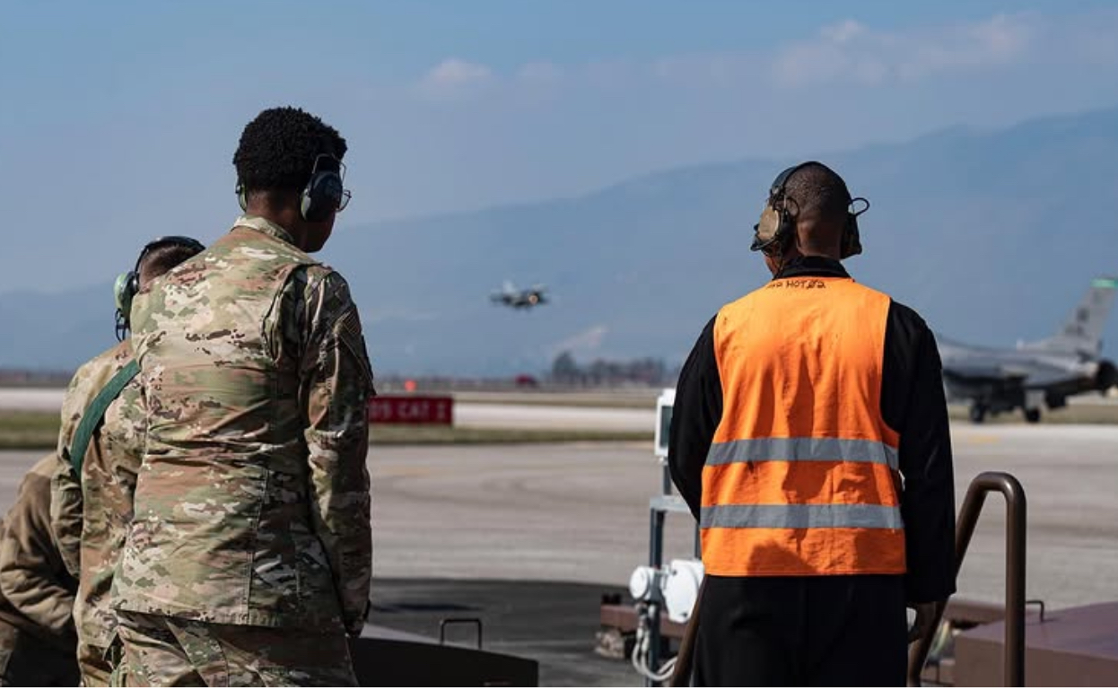 allerta russa ad aviano in mezzo ai meeting diplomatici sull8217ucraina