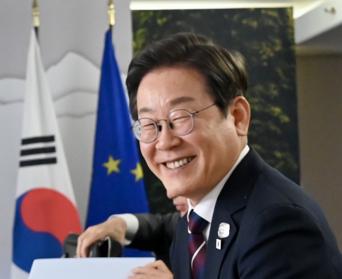 Lee da Trump con gli occhi su Xi. Perché Seul vuole Washington, ma guarda Pechino Lee da Trump con gli occhi su Xi. Perché Seul vuole Washington, ma guarda Pechino