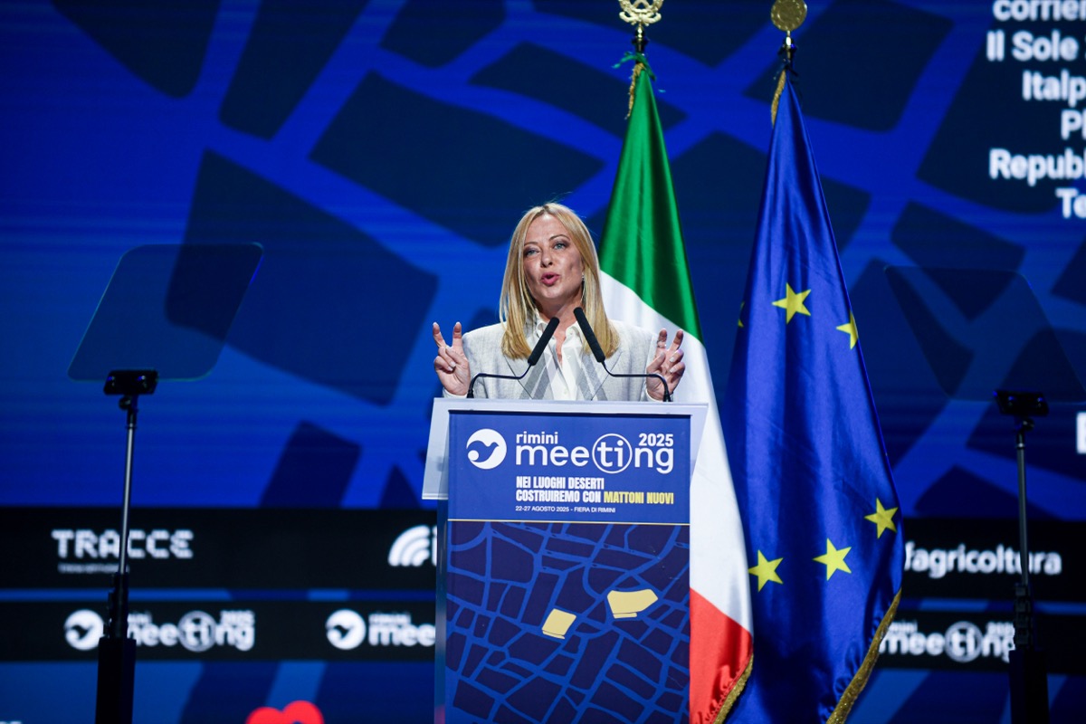una casa per il governo italiano la scelta di meloni al meeting spiegata da carone