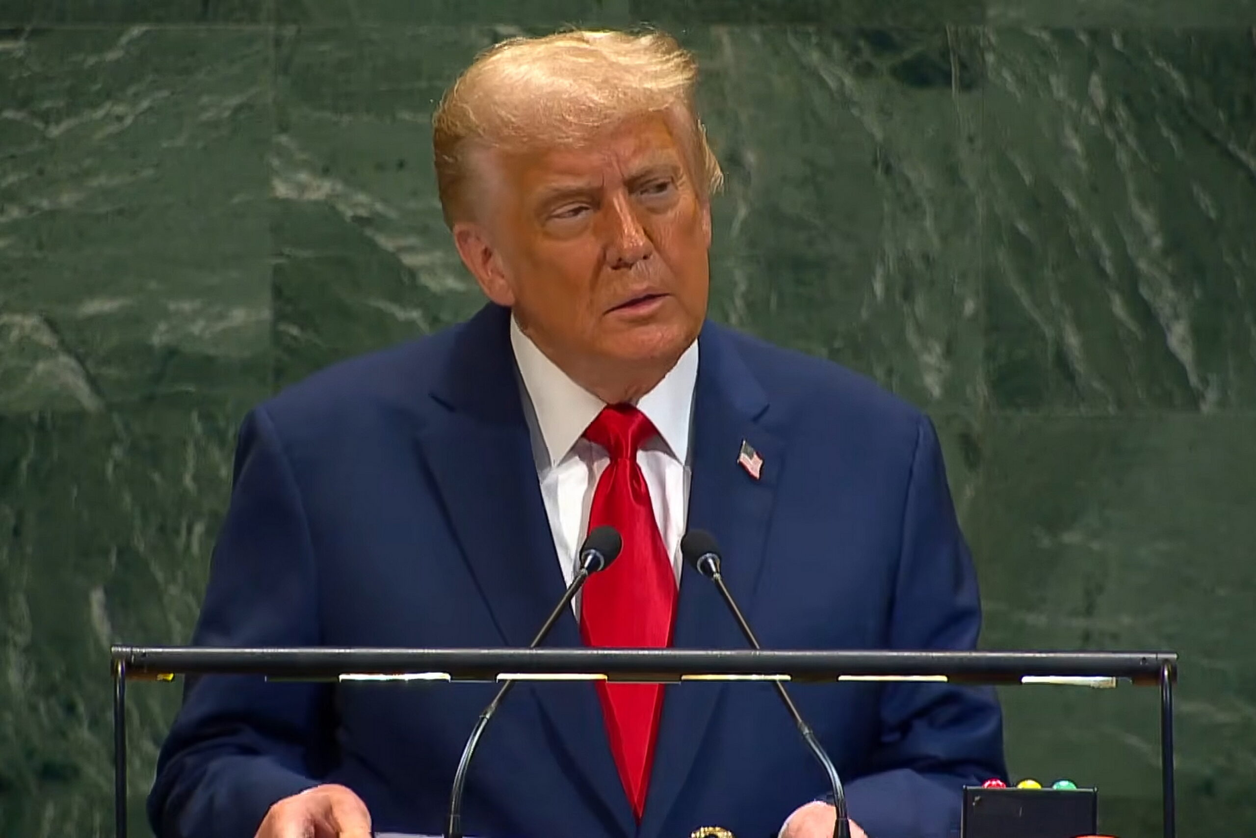 trump reclama poteri speciali per attaccare i narcos cosa sta succedendo