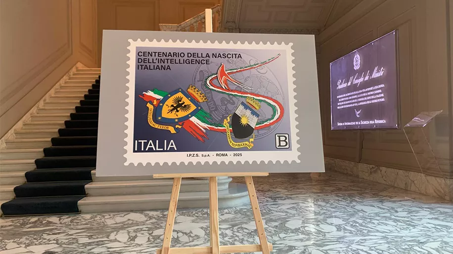 100 anni di intelligence. Viaggio di Mario Caligiuri tra evoluzioni e sfide dei Servizi italiani 100 anni di intelligence. Viaggio di Mario Caligiuri tra evoluzioni e sfide dei Servizi italiani