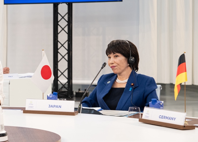 il ritorno di abe san sanae takaichi la nuova iron lady del giappone