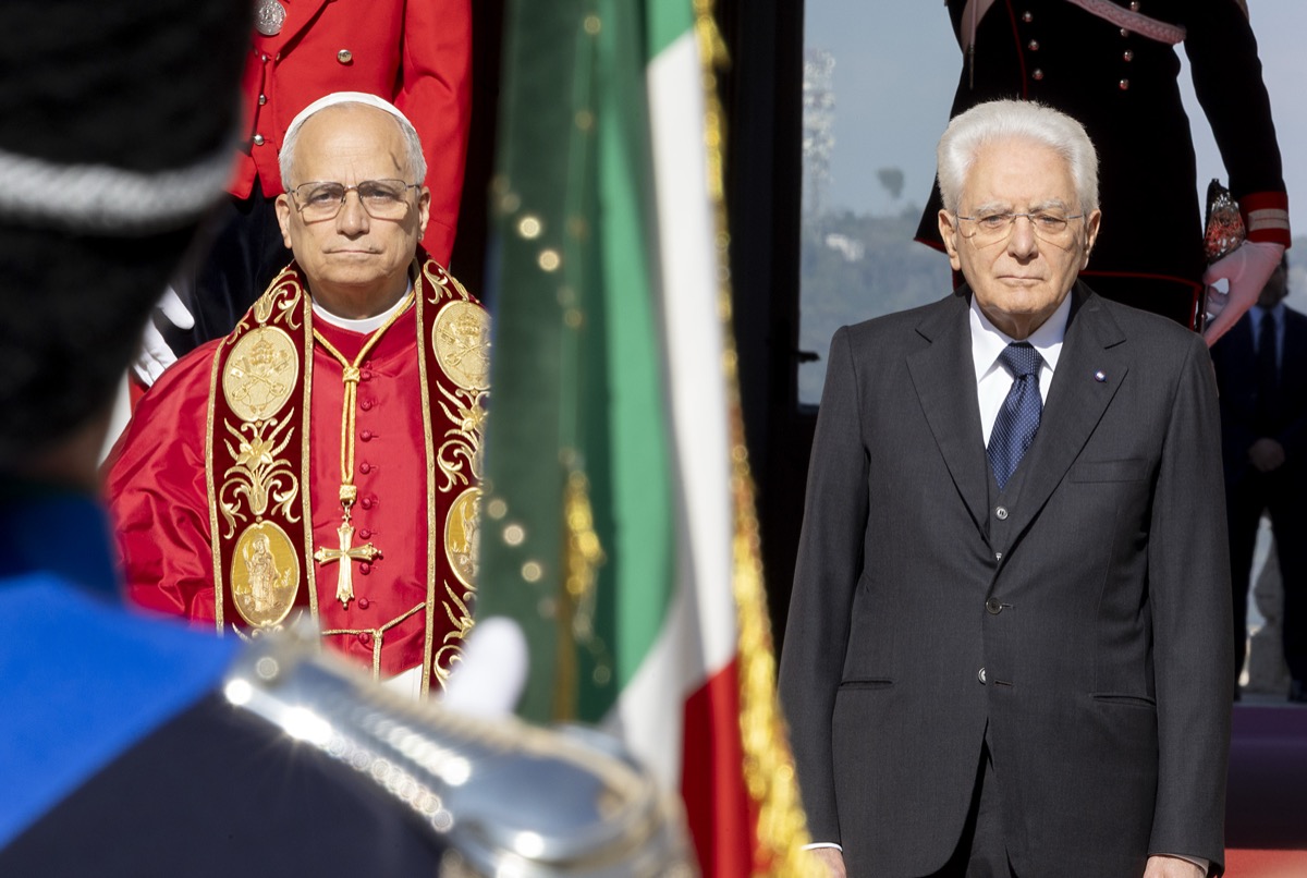 Papa Leone XIV e Sergio Mattarella insieme al Quirinale. Le foto della visita ufficiale