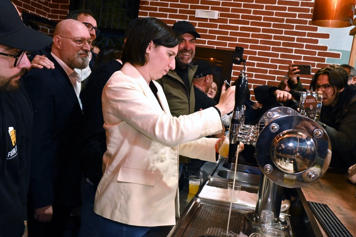 la birra di schlein il selfie di capezzone l8217abbraccio di fini e la russa queste le avete viste