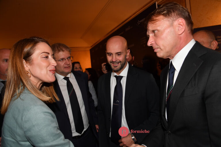 Al gala di Formiche l’Europa che fa sul serio