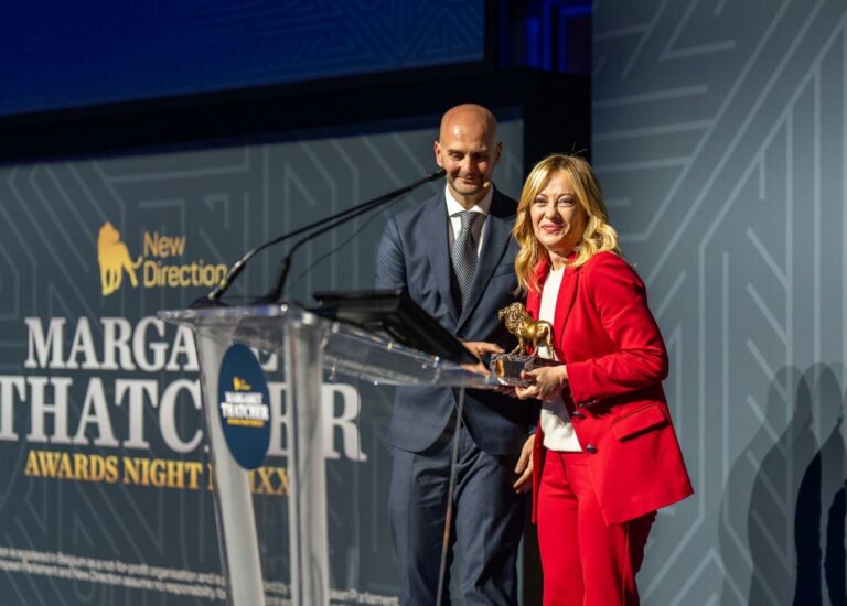 Avete la nuova lady di ferro. La fondazione Thatcher incorona Meloni Avete la nuova lady di ferro. La fondazione Thatcher incorona Meloni