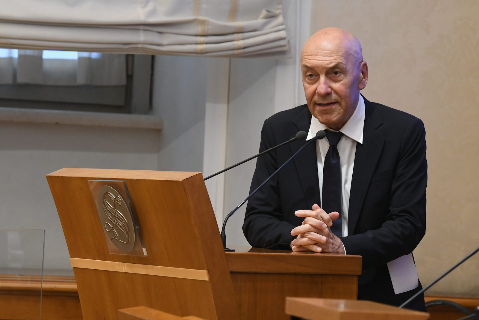 Dal campo largo al vuoto strategico. Perché la sinistra non convince più secondo Velardi Dal campo largo al vuoto strategico. Perché la sinistra non convince più secondo Velardi