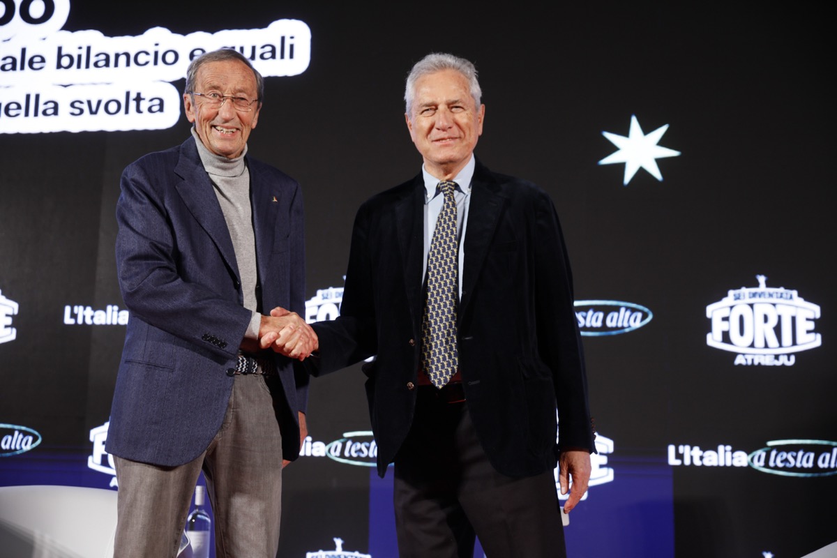 Gianfranco Fini e Francesco Rutelli sul palco di Atreju 2025. Tutte le foto da Castel Sant'Angelo