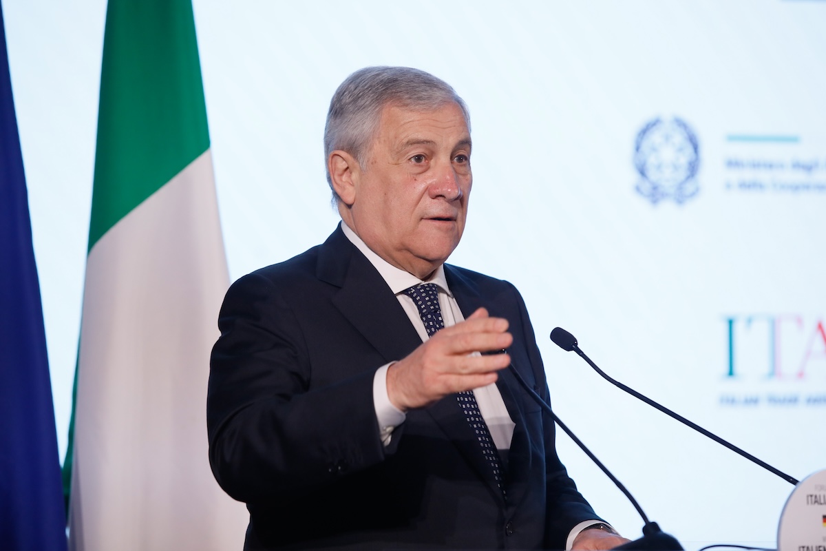 Pasdaran terroristi. L’Italia al lavoro in Ue mentre la Lincoln arriva in Medio Oriente