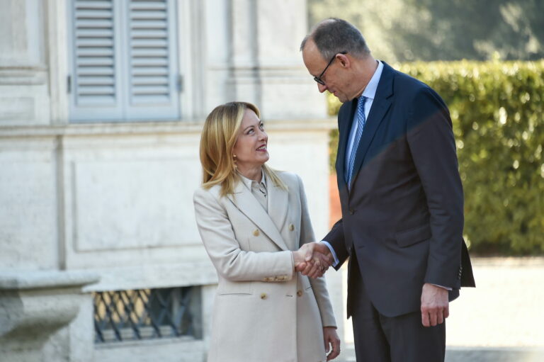 Meloni e Merz sulla linea Draghi. La nuova Ue possibile secondo Calovini (FdI)
