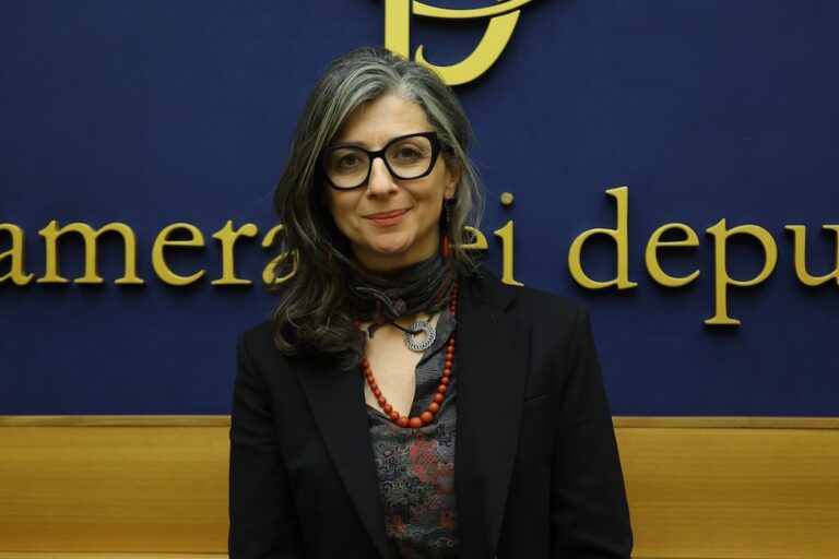 Perché le dimissioni di Albanese non sono solo una questione di compatibilità col mandato. Scrive Terzi